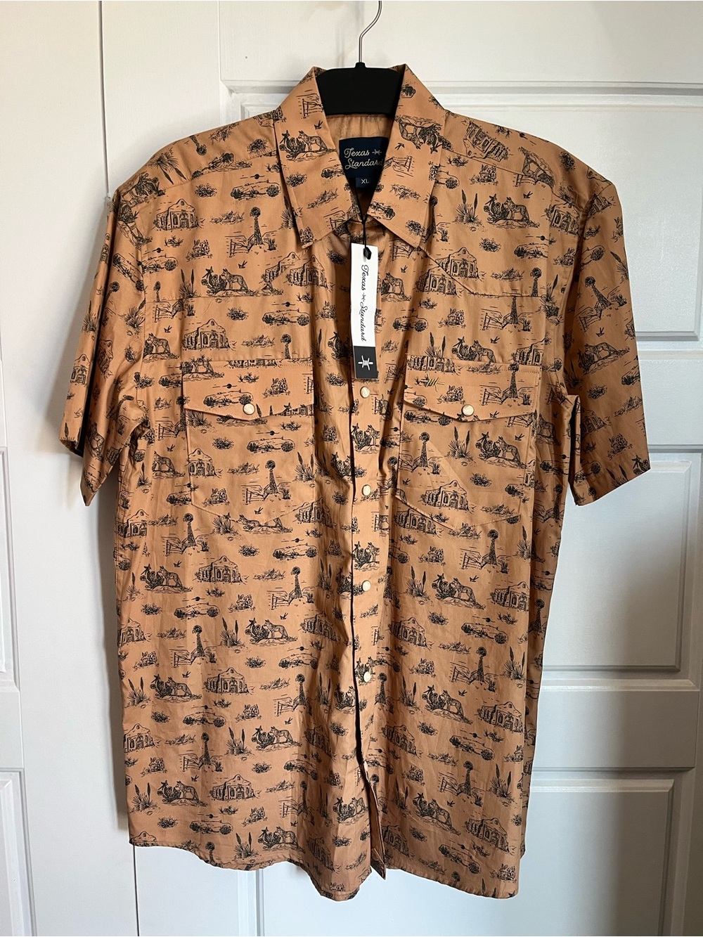 Texas Standard Men’s Tan Short-Sleeve Button-Down with Black Texas Scenic Print